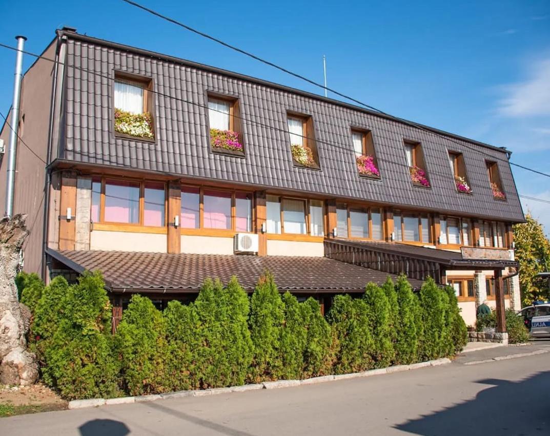 Hotel "Vir" Velika Plana Exteriér fotografie
