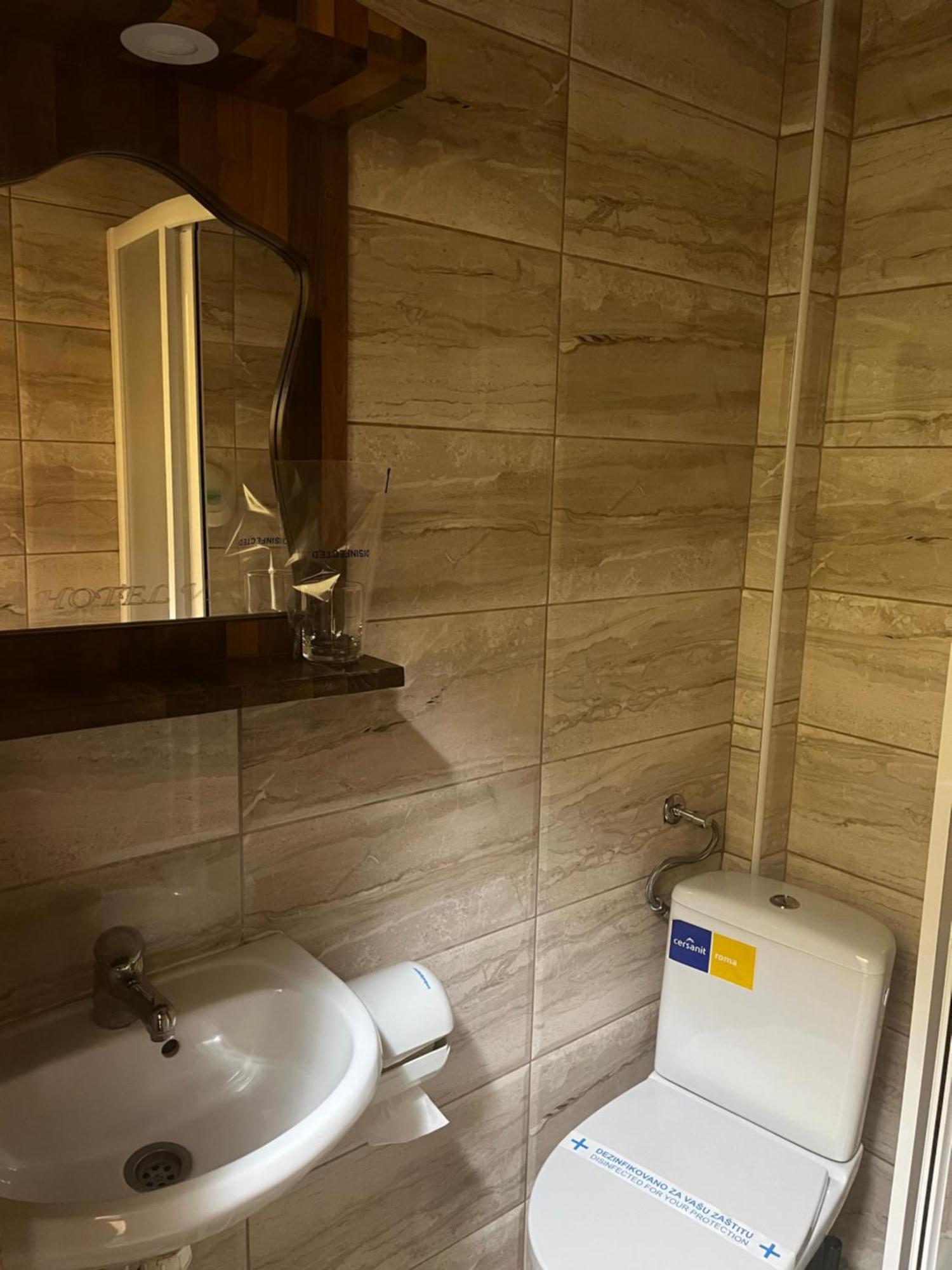 Hotel "Vir" Velika Plana Exteriér fotografie