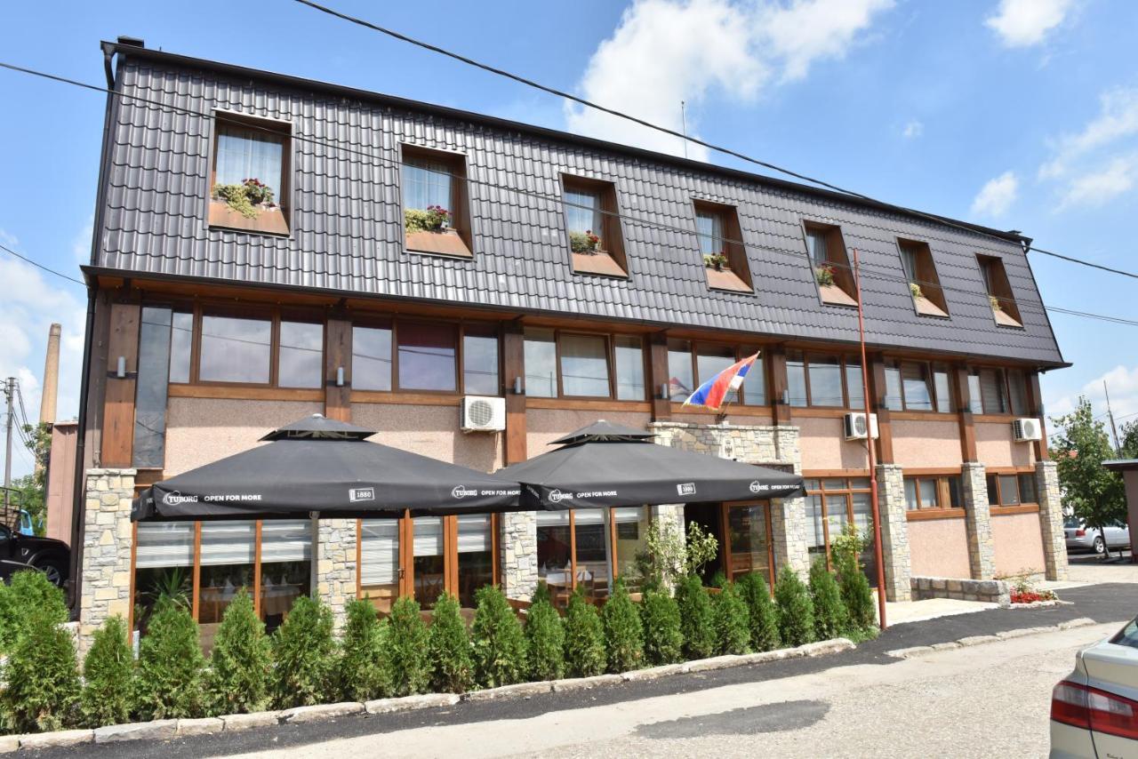 Hotel "Vir" Velika Plana Exteriér fotografie